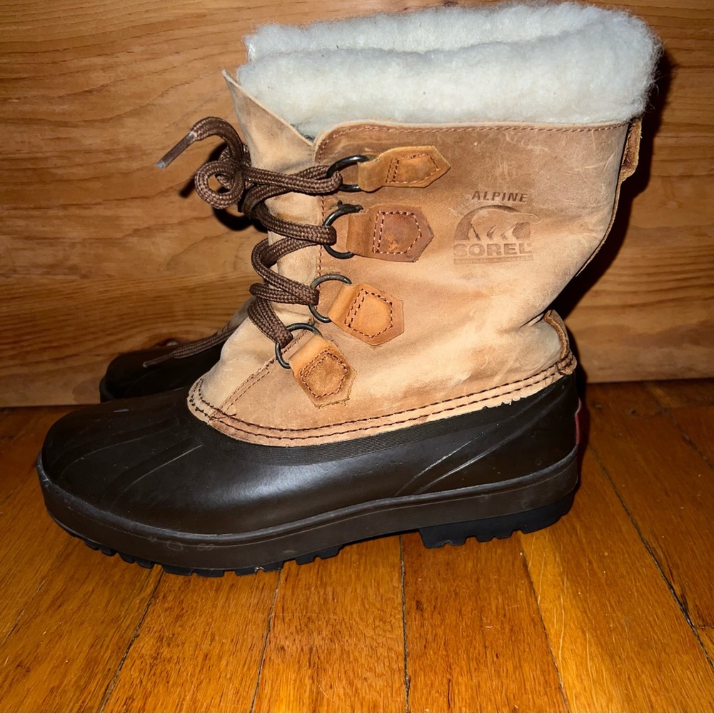 Sorel Alpine Leather Winter Boots Made in Canada. Great used condition